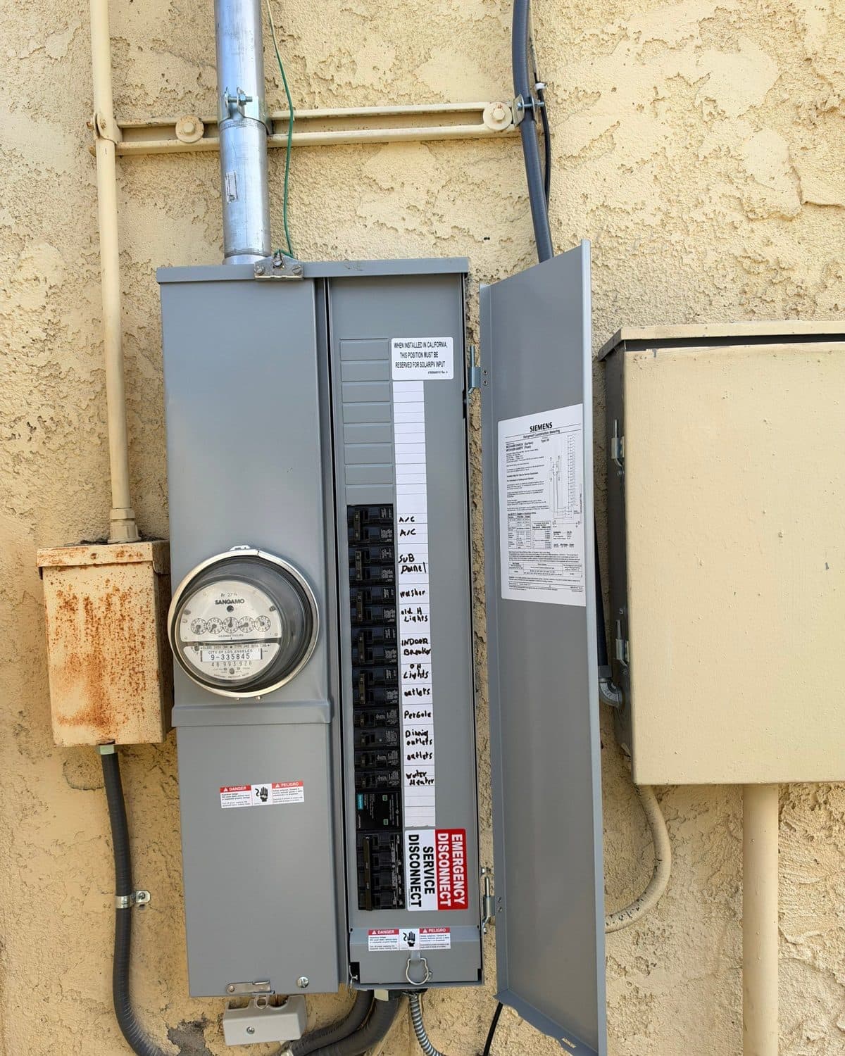 A new 200 A main service panel installed by AMECO Builders